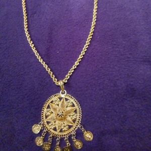 Pendant necklace